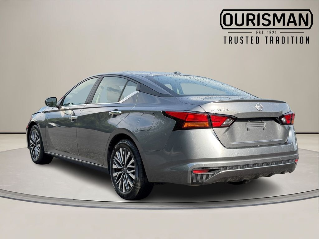Used 2025 Nissan Altima SV Sedan