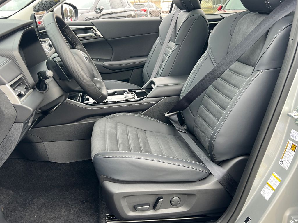 2026 Mitsubishi Outlander SE - Photo 17
