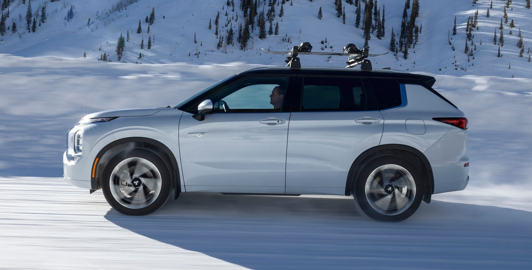 Mitsubishi Outlander PHEV vs Toyota RAV4 Plug-in Hybrid