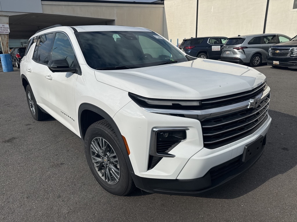 2024 Chevrolet Traverse 2LT's photo