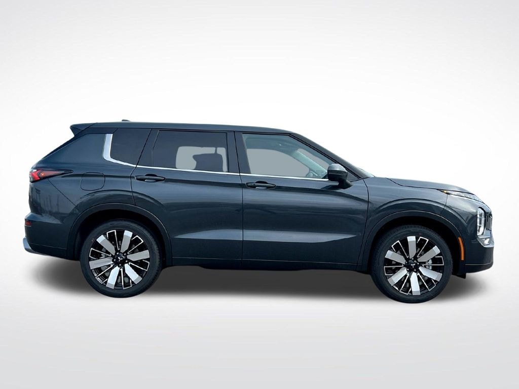 New 2026 Mitsubishi Outlander SE SUV
