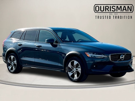 2024 Volvo V60 Cross Country B5 Plus Wagon