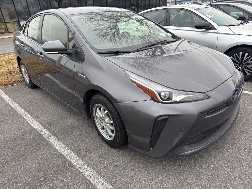 2022 Toyota Prius LE's photo
