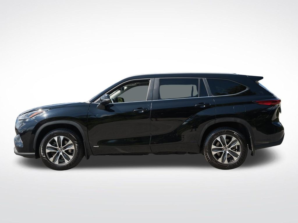 Used 2023 Toyota Highlander Hybrid XLE SUV