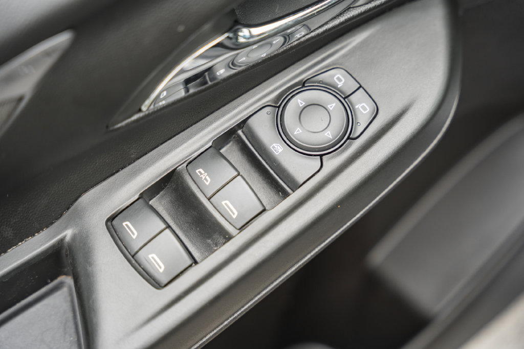 2023 Chevrolet Bolt EV LT - Photo 34
