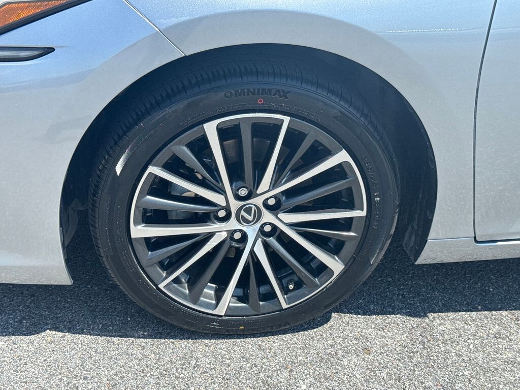 Used 2023 Lexus ES 250 Sedan