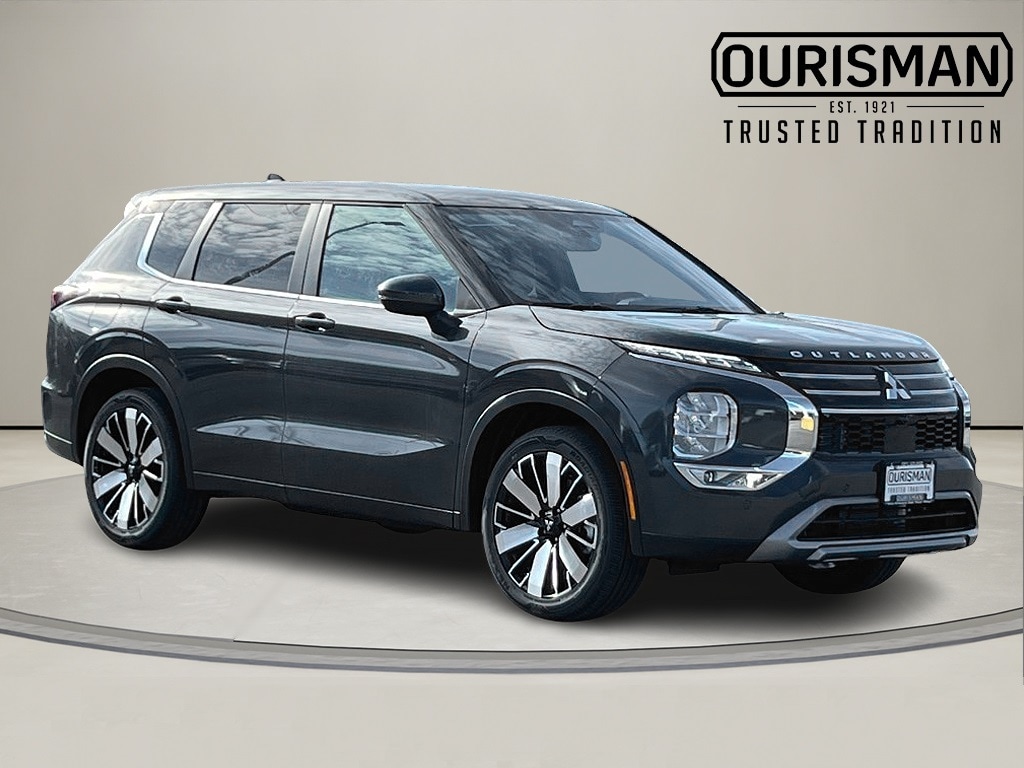 2026 Mitsubishi Outlander SE's photo