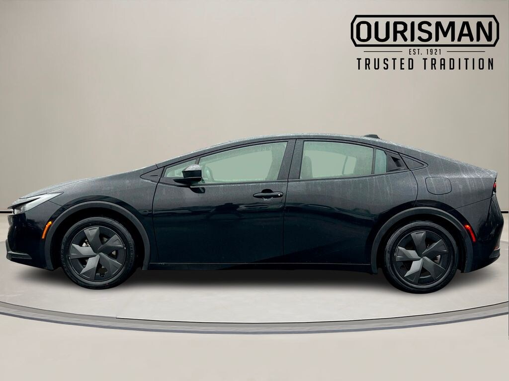 Used 2024 Toyota Prius LE Hatchback