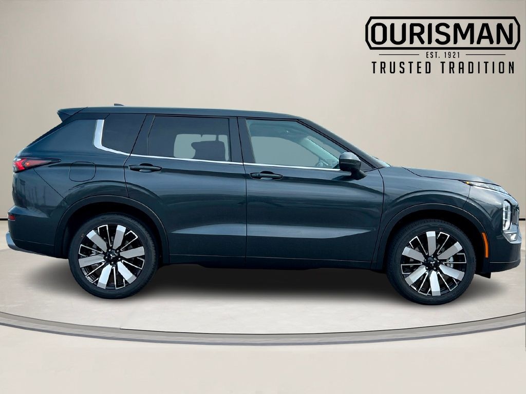 New 2026 Mitsubishi Outlander SE SUV