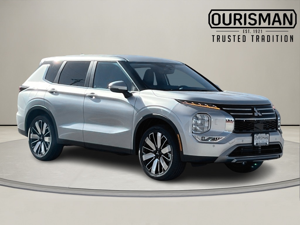 2025 Mitsubishi Outlander SE's photo