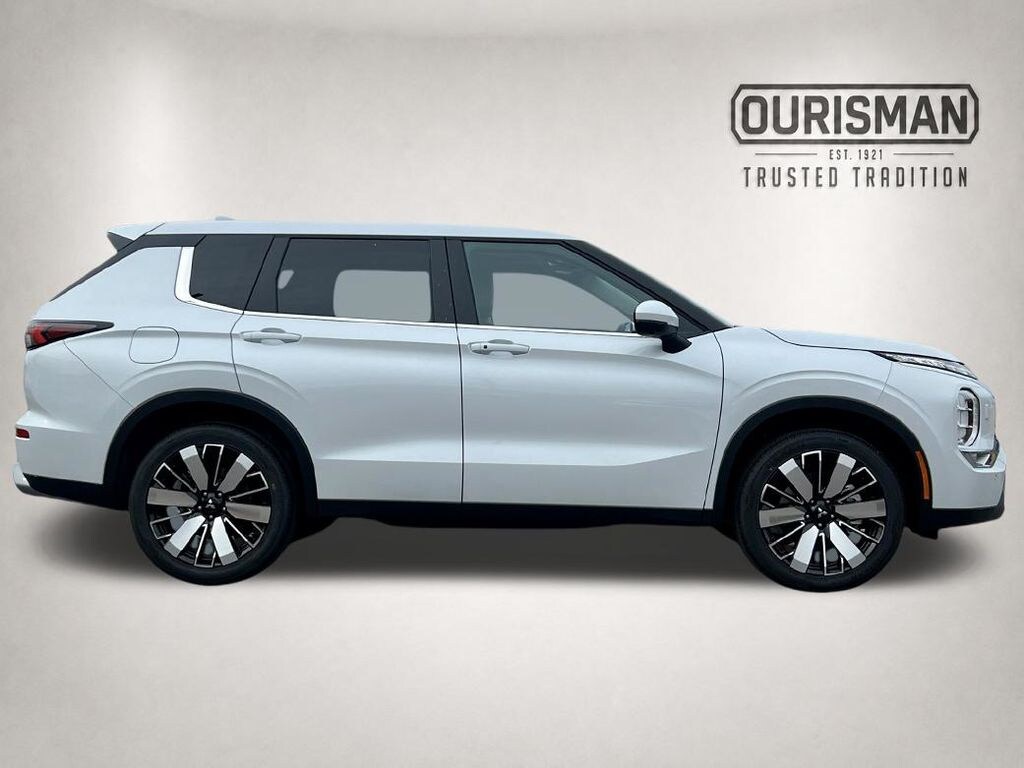New 2026 Mitsubishi Outlander SE SUV