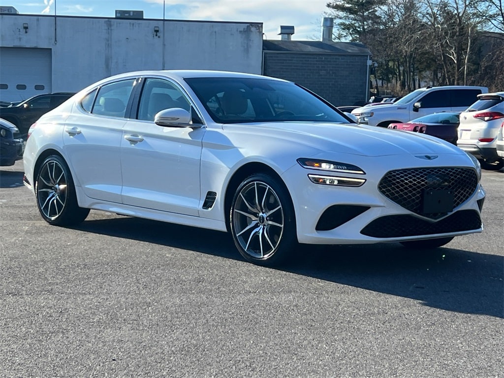 2024 GENESIS G70 Standard's photo