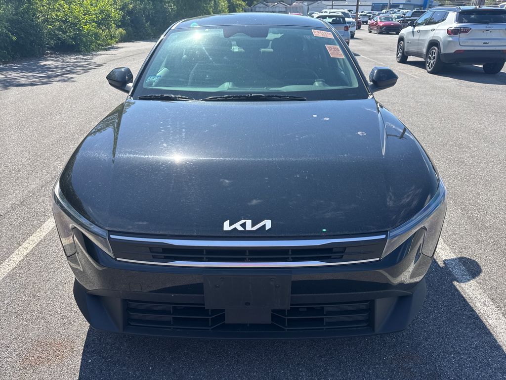 2025 Kia K4 LXS AT's photo