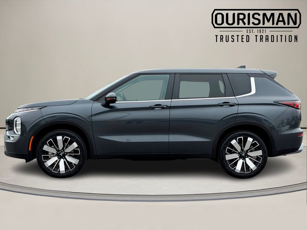 Used 2025 Mitsubishi Outlander SE SUV