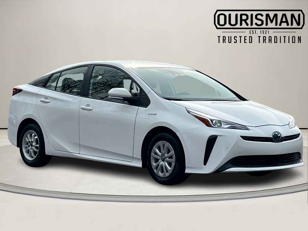 2022 Toyota Prius LE's photo