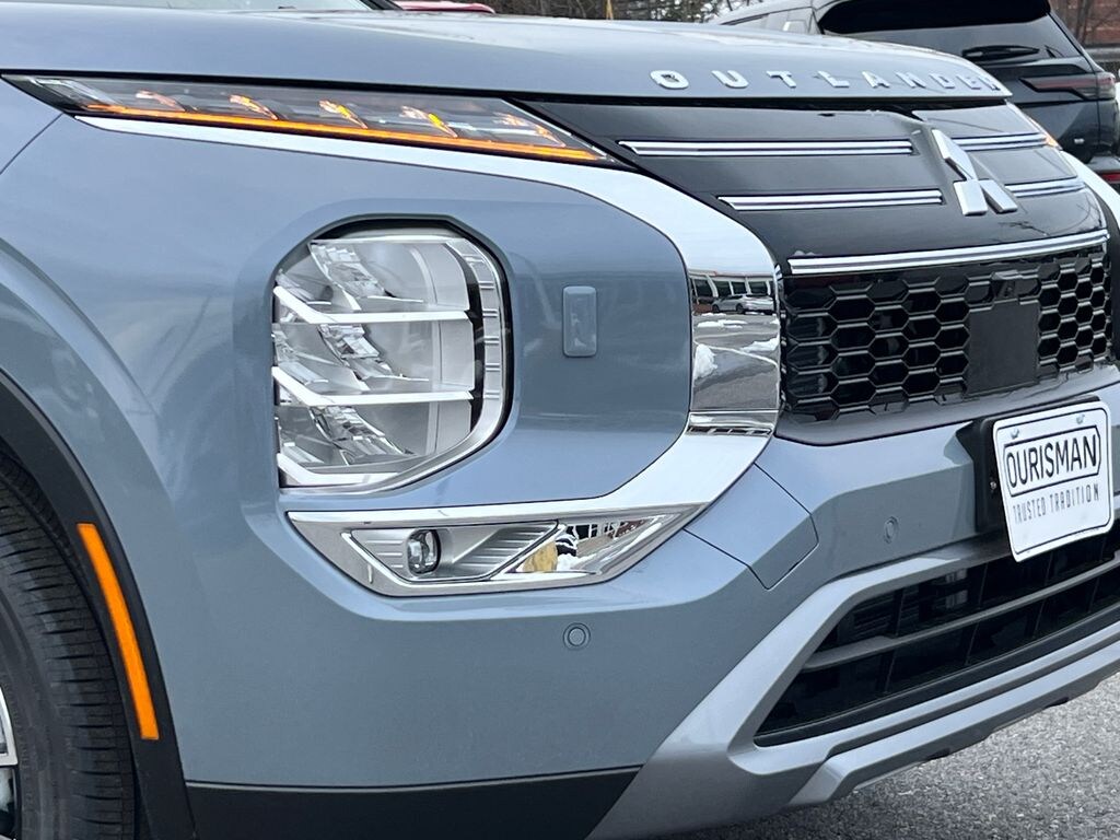 New 2026 Mitsubishi Outlander SE SUV