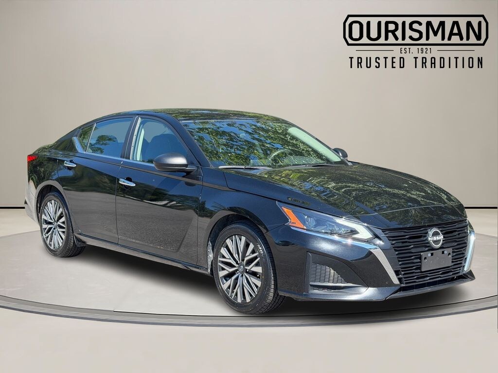 Used 2024 Nissan Altima 2.5 SV Sedan
