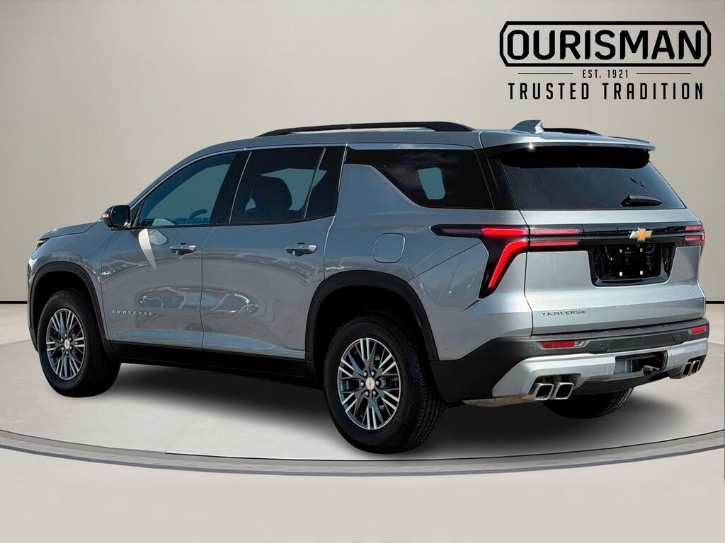 Used 2024 Chevrolet Traverse LT SUV