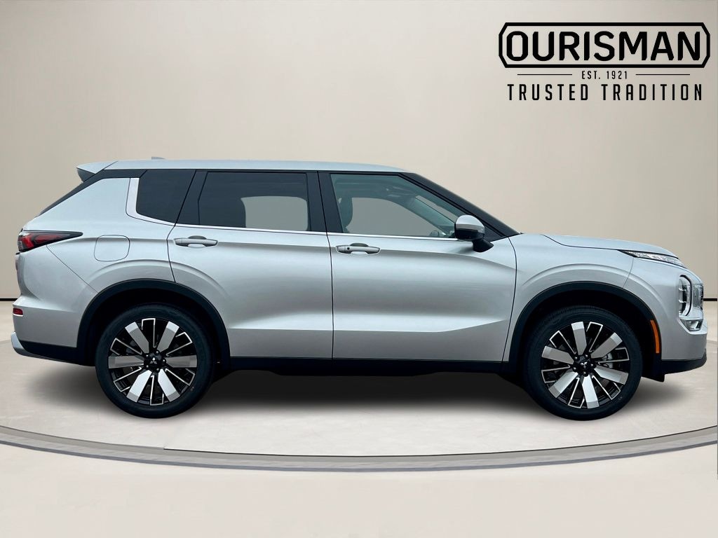 New 2026 Mitsubishi Outlander SE SUV