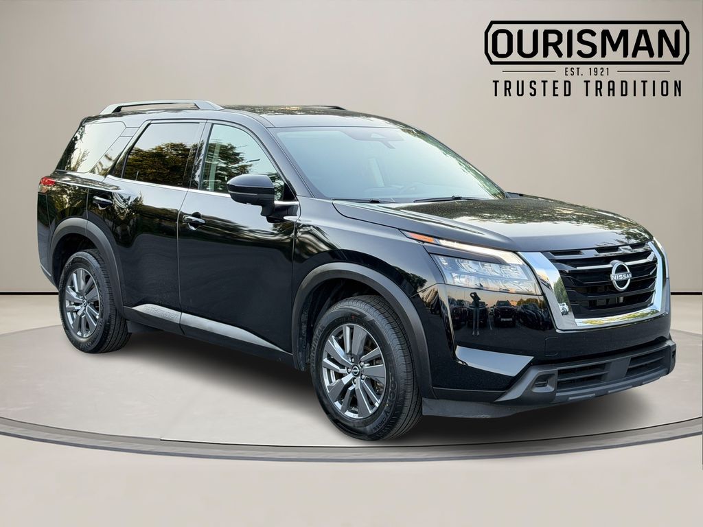 2025 Nissan Pathfinder SV 4WD's photo