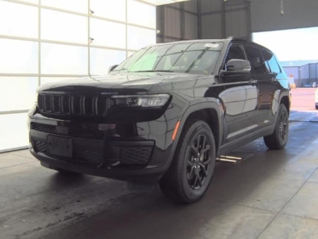 Used 2024 Jeep Grand Cherokee L Laredo SUV
