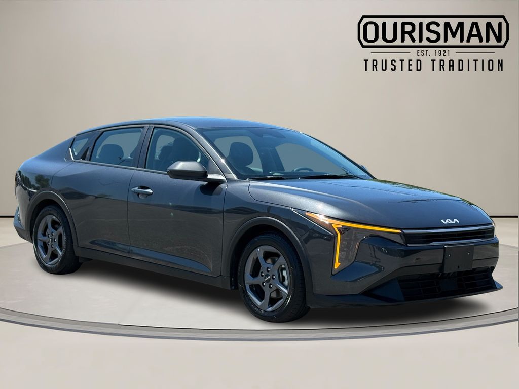 2025 Kia K4 LXS AT's photo
