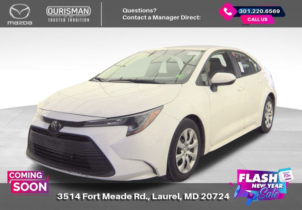 2024 Toyota Corolla LE's photo