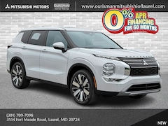 2025 Mitsubishi Outlander SE SUV