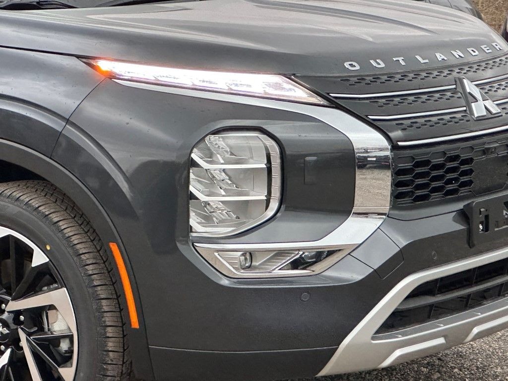 New 2025 Mitsubishi Outlander PHEV SE SUV