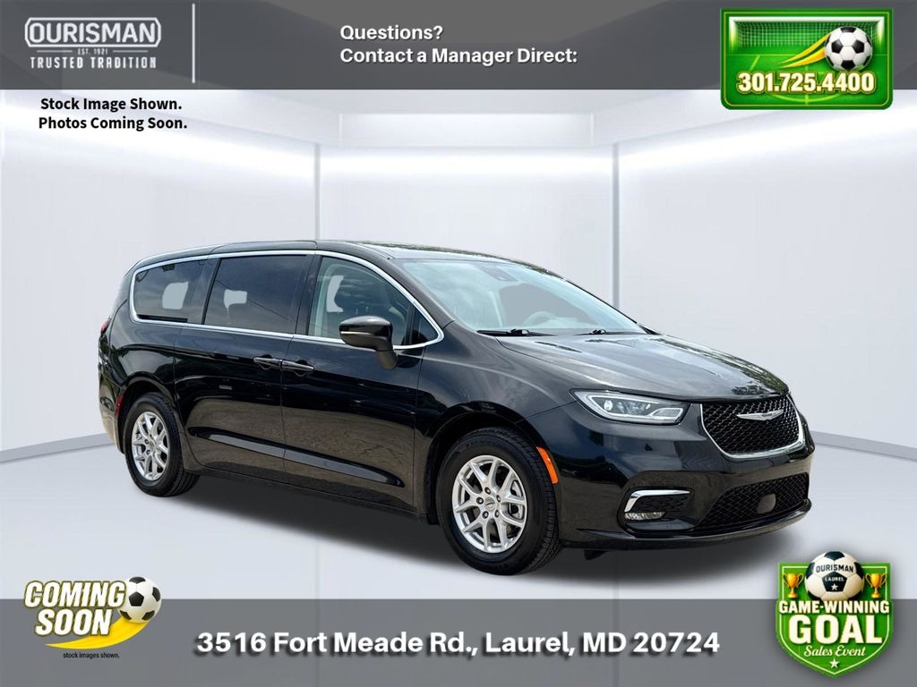 Used 2023 Chrysler Pacifica Touring L Van Passenger Van