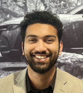 Staff member Muzammil Mohammed from ID_855567