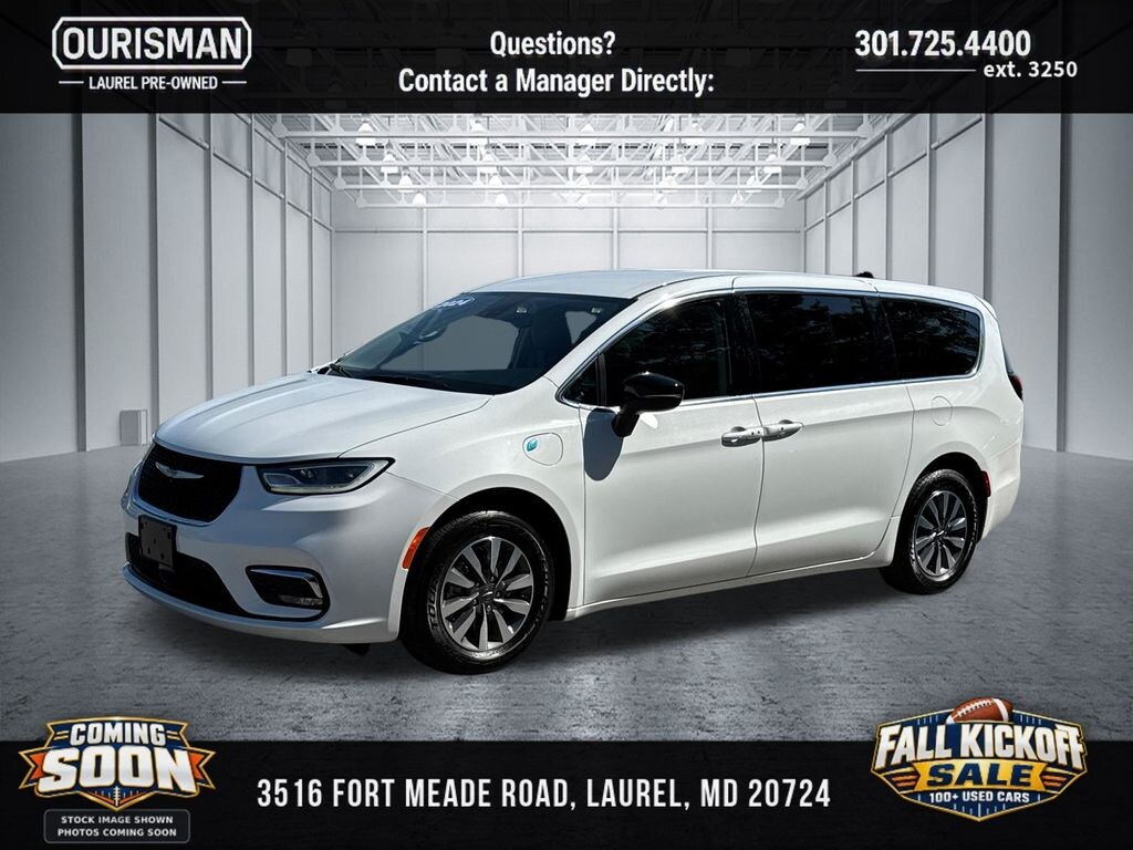 Used 2024 Chrysler Pacifica Plug-In Hybrid Select Van Passenger Van