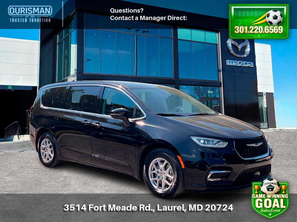 2024 Chrysler Pacifica Touring L's photo