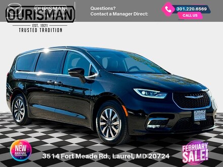 2024 Chrysler Pacifica Plug-In Hybrid Select Van Passenger Van