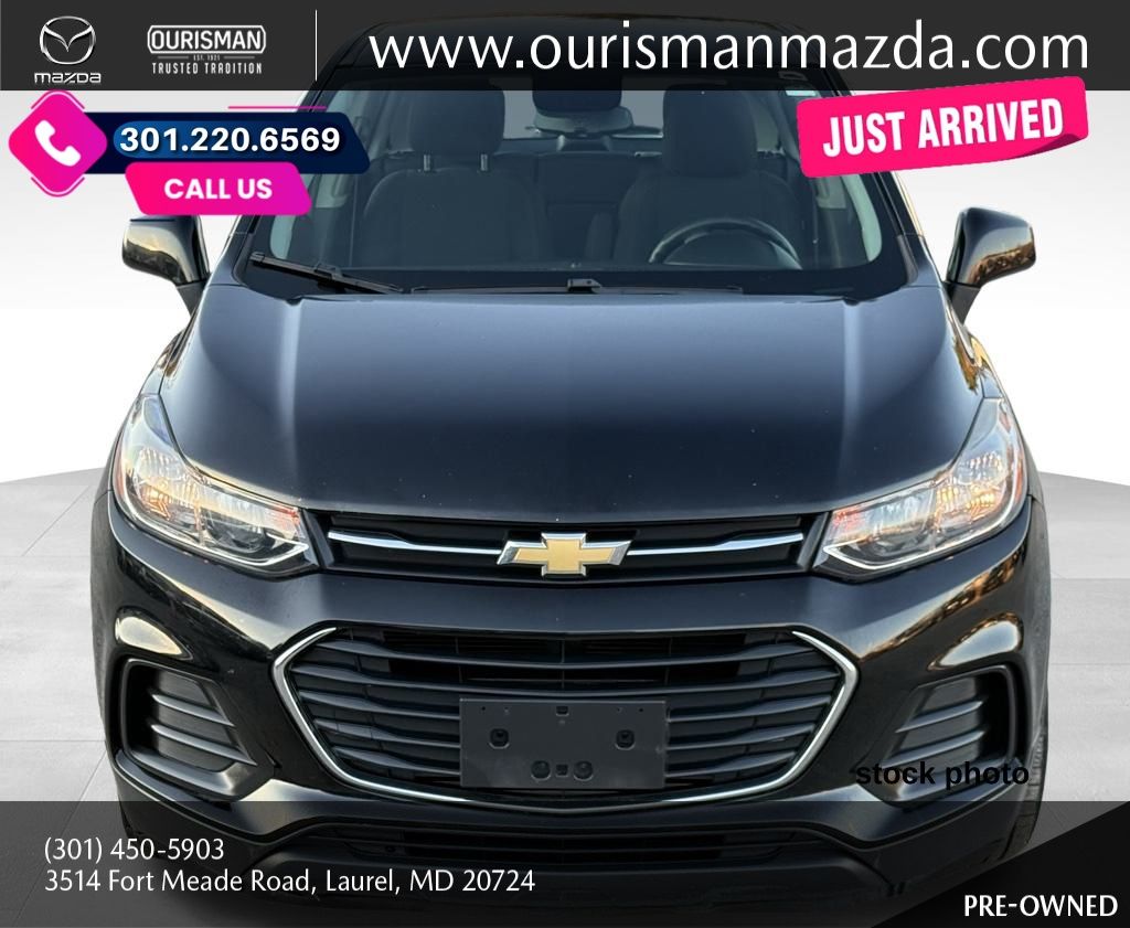 2019 Chevrolet Trax LS photo 2