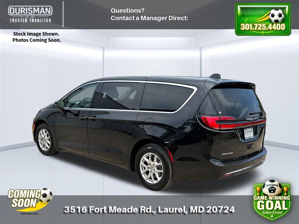 Used 2023 Chrysler Pacifica Touring L Van Passenger Van
