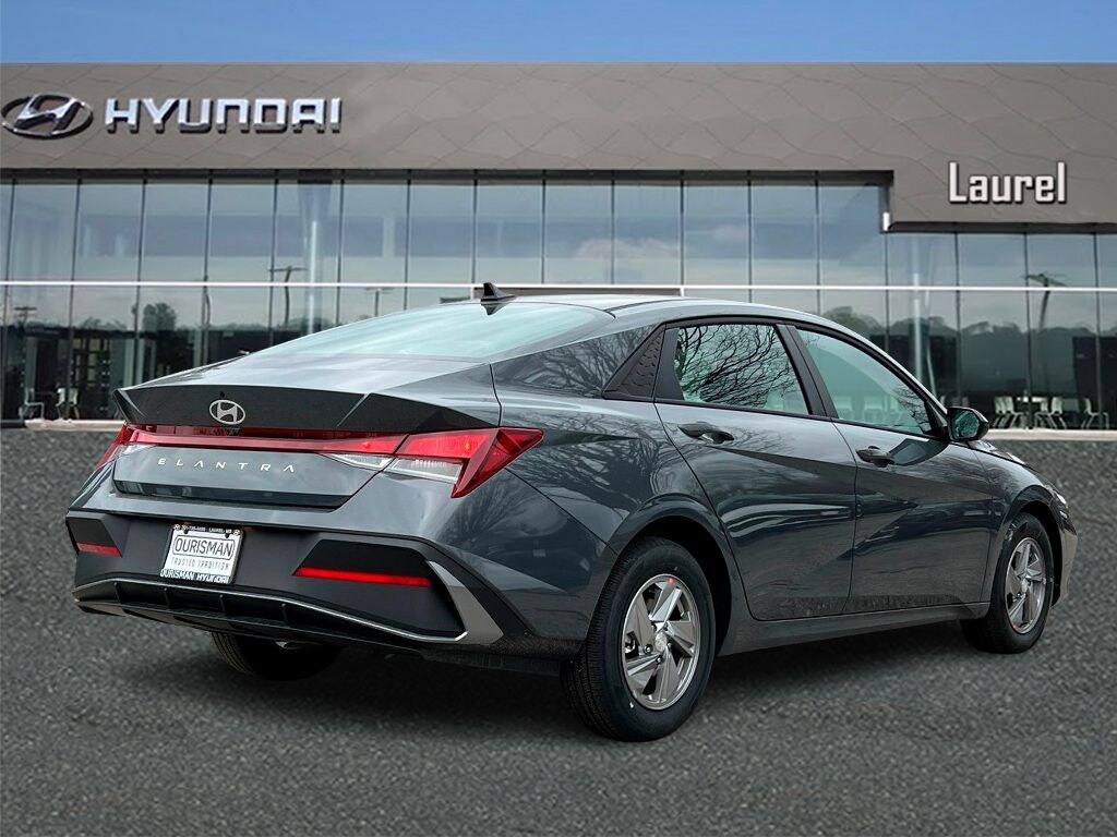 New 2026 Hyundai Elantra SE Sedan