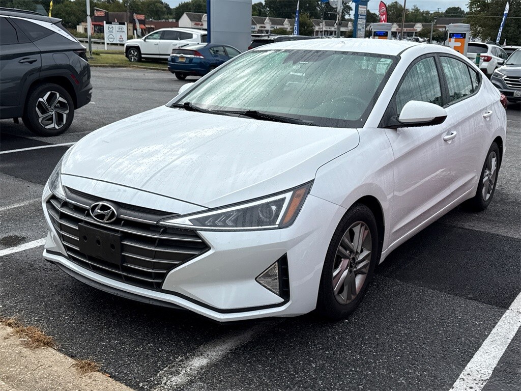 2020 Hyundai Elantra SEL photo 3