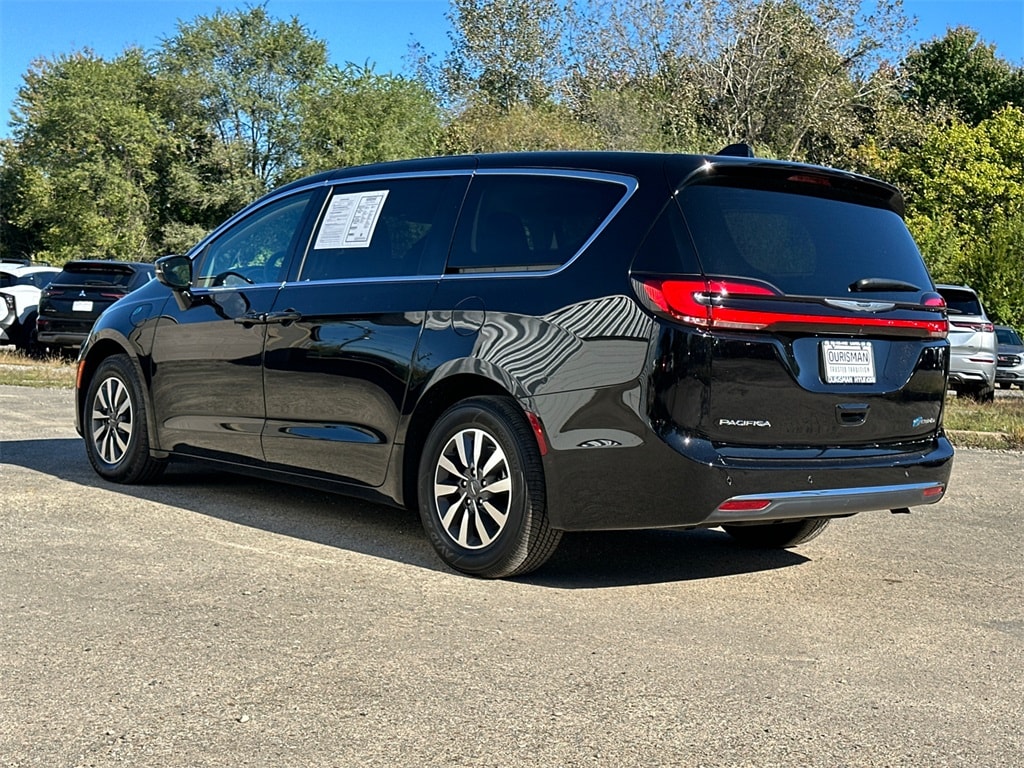 Used 2024 Chrysler Pacifica Plug-In Hybrid Select Van Passenger Van