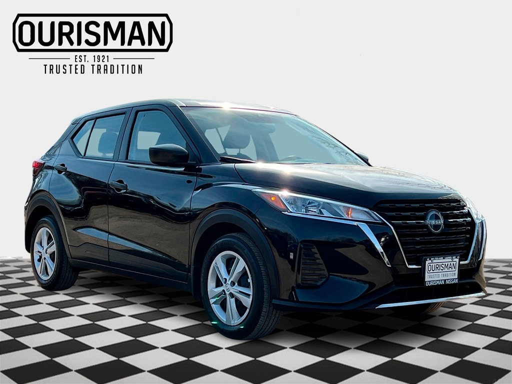 2024 Nissan Kicks S's photo