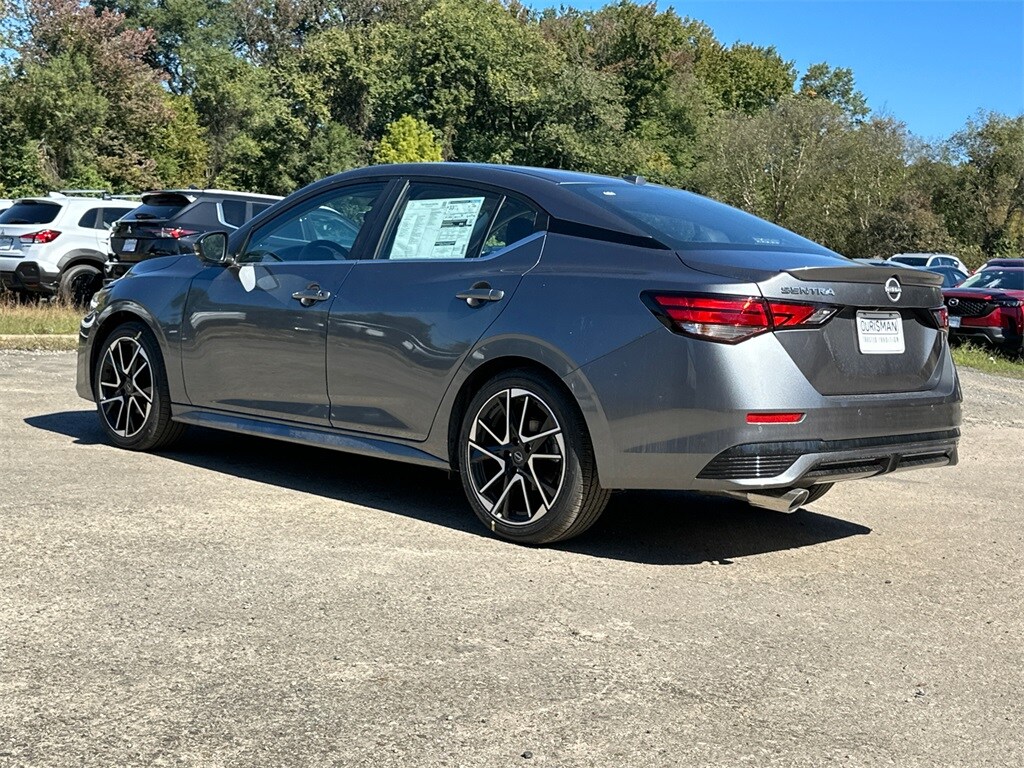 2025 Nissan Sentra SR photo 3