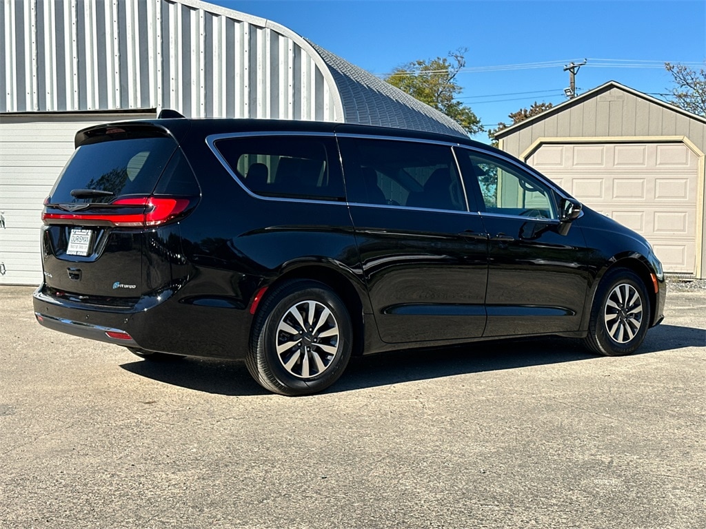 Used 2024 Chrysler Pacifica Plug-In Hybrid Select Van Passenger Van