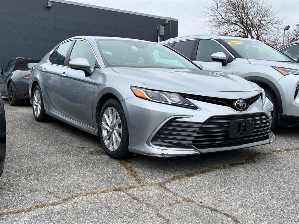 2023 Toyota Camry LE's photo