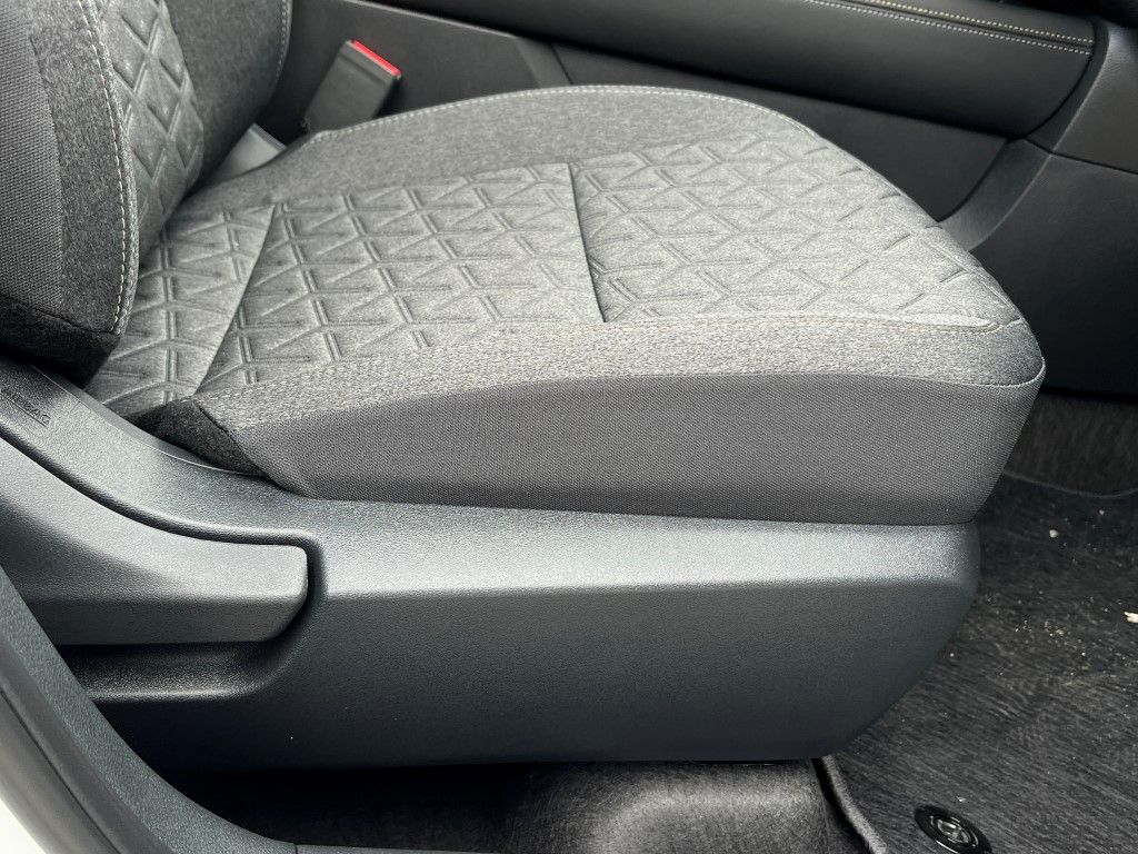 2025 Nissan Kicks SV AWD - Photo 9