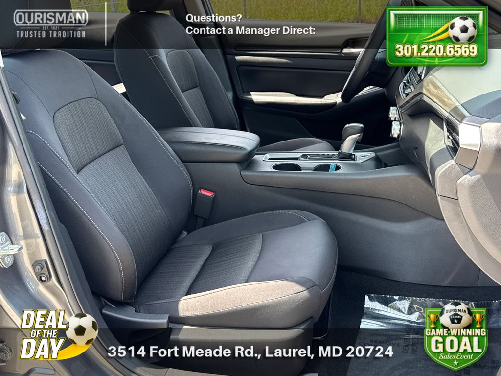 2025 Nissan Altima SV - Photo 18