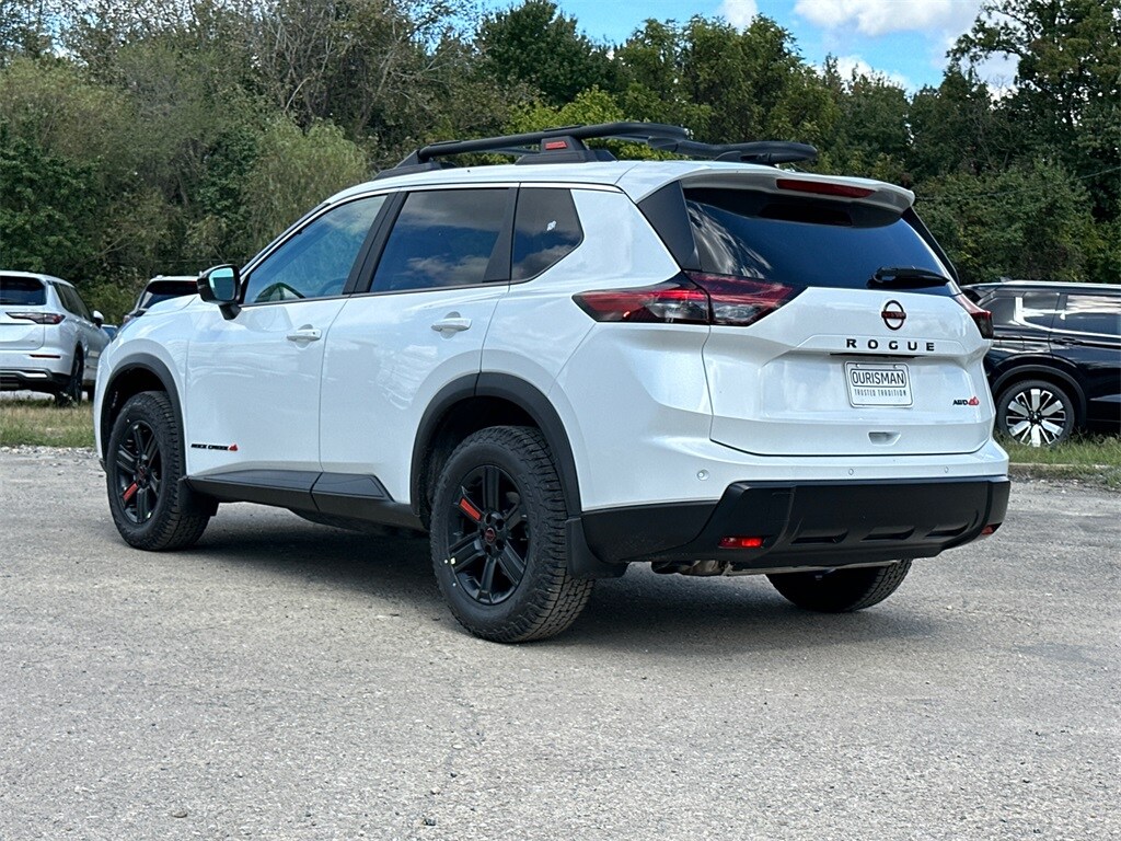 2026 Nissan Rogue SV photo 2