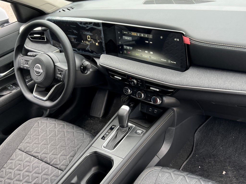 2025 Nissan Kicks SV AWD - Photo 6