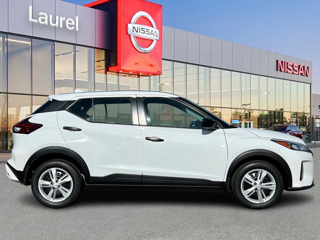 New 2025 Nissan Kicks Play S SUV