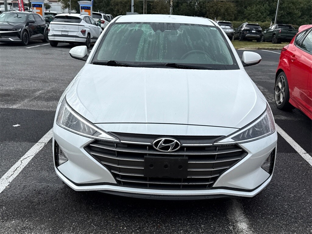 2020 Hyundai Elantra SEL photo 2