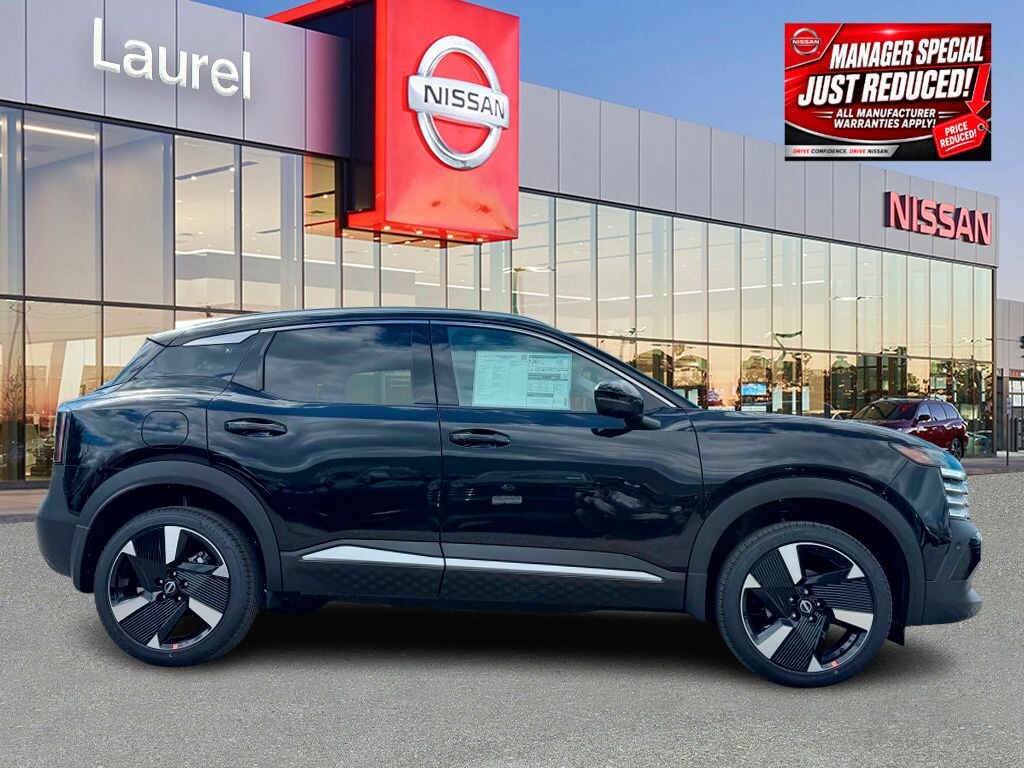 New 2025 Nissan Kicks SR SUV